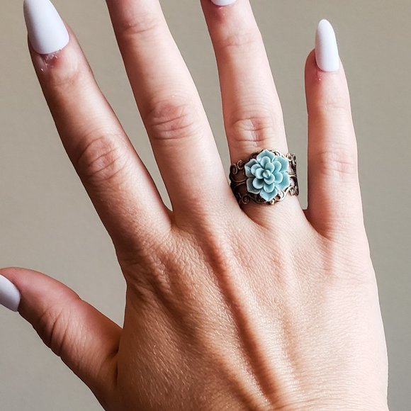 Vintaged Sea Green Lace Ring - Picture 8 of 8